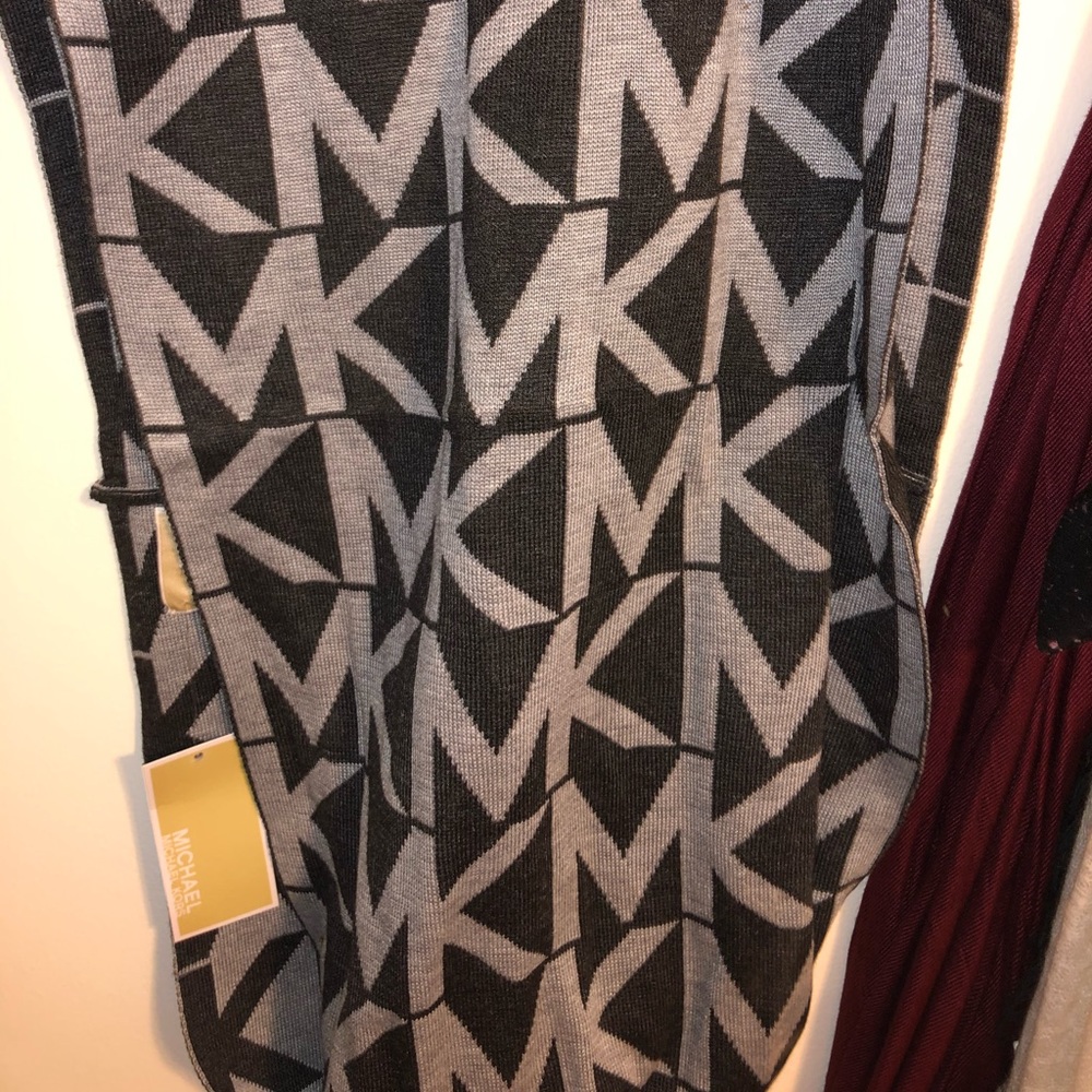 MICHAEL KORS Scarf NEW WITH TAGS